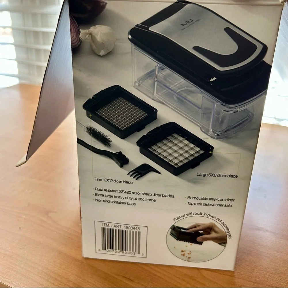 Vegetable/fruit Chopper lot of 14 pieces kitchen gadget cuts/chops/slices/dices